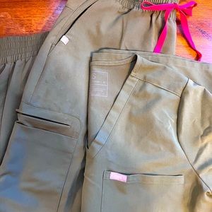 Green figs with pink waist tie! Rare and unique!!!!